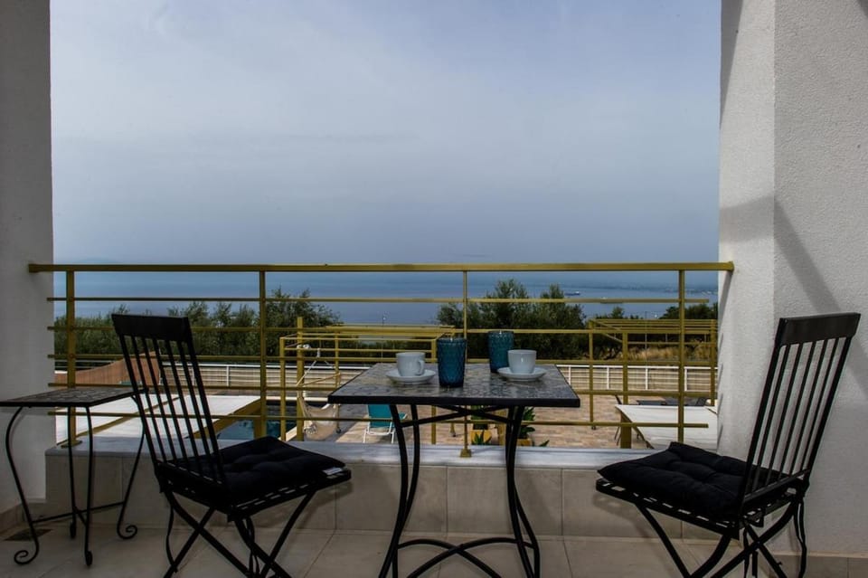 Villa Needa's - View with private pool Apartment in Messenia