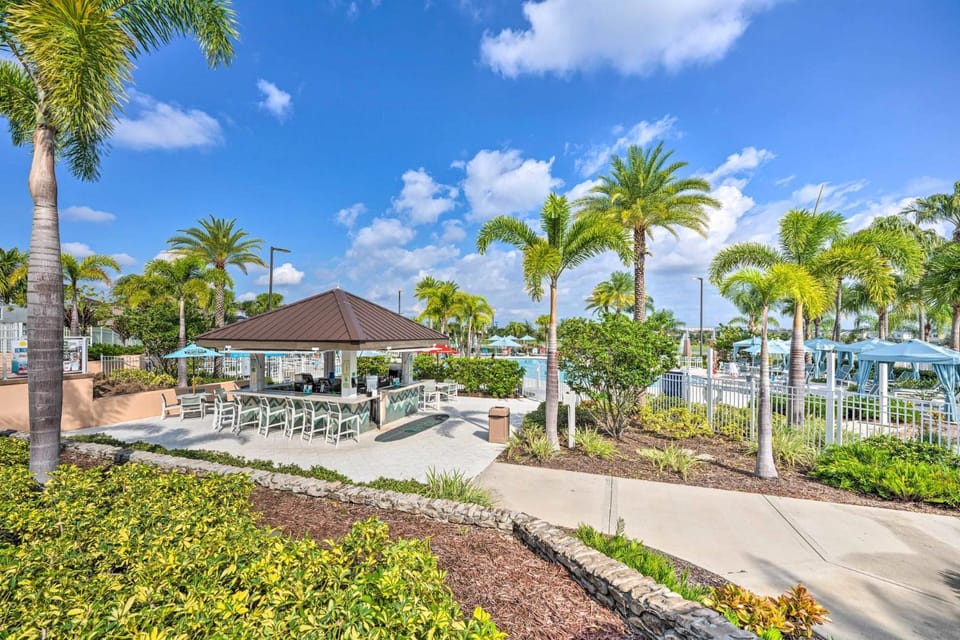 Luxury 6BR w Pool in Pet-Friendly Resort 369 House in Four Corners