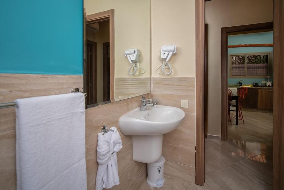Appartement élégant 2 chambres avec Netflix, piscine et parking privé Apartment in Marrakesh