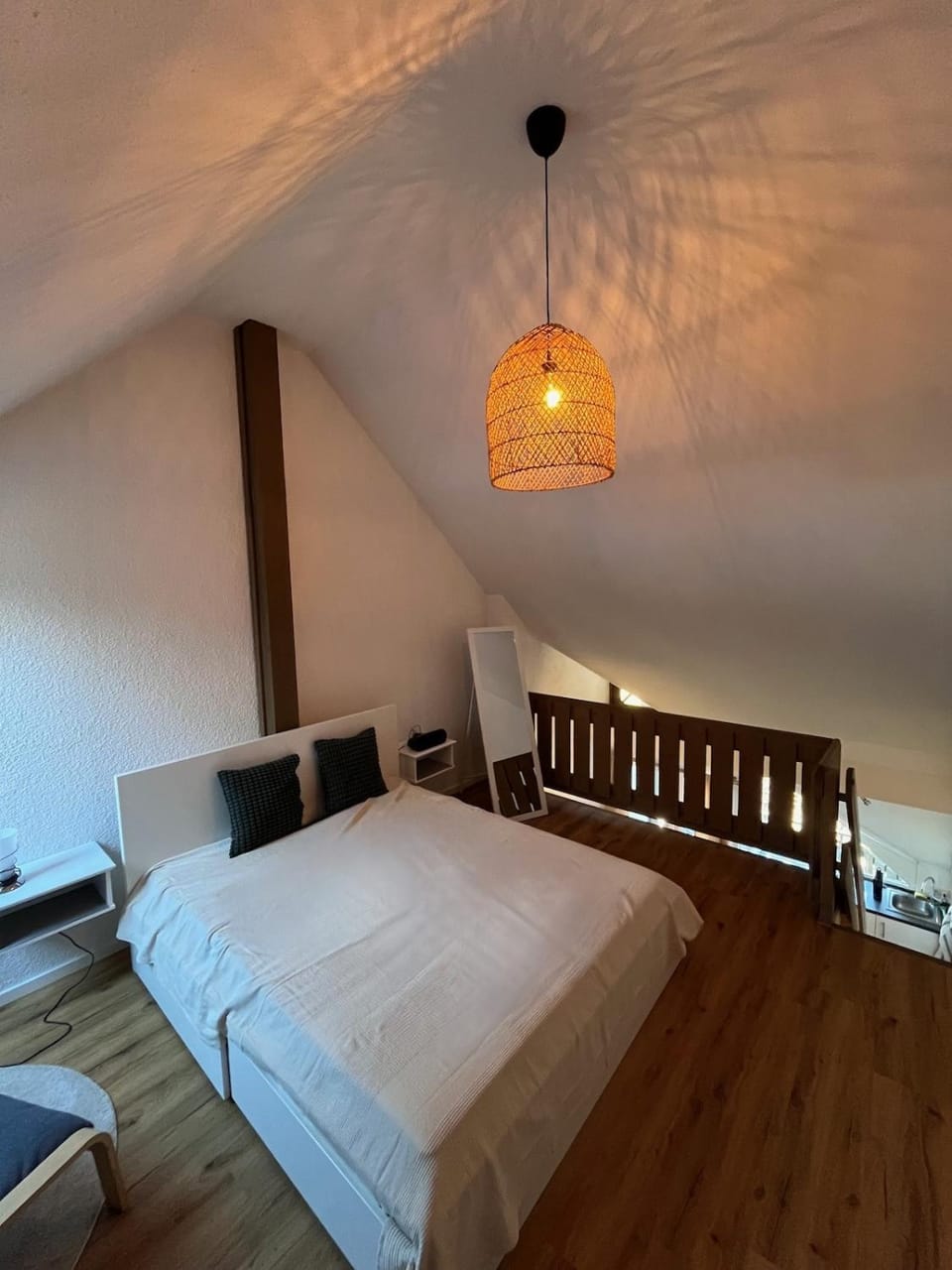 Bed, Photo of the whole room, Bedroom