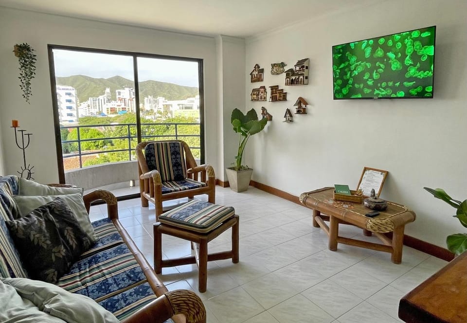 Communal lounge/ TV room, TV and multimedia, Living room, Seating area, Dining area, Evening entertainment
