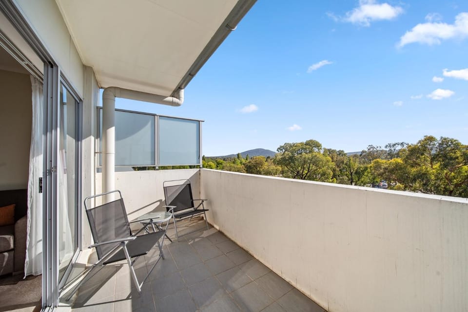Bright 1-Bed Apartment with Balcony Apartment in Canberra