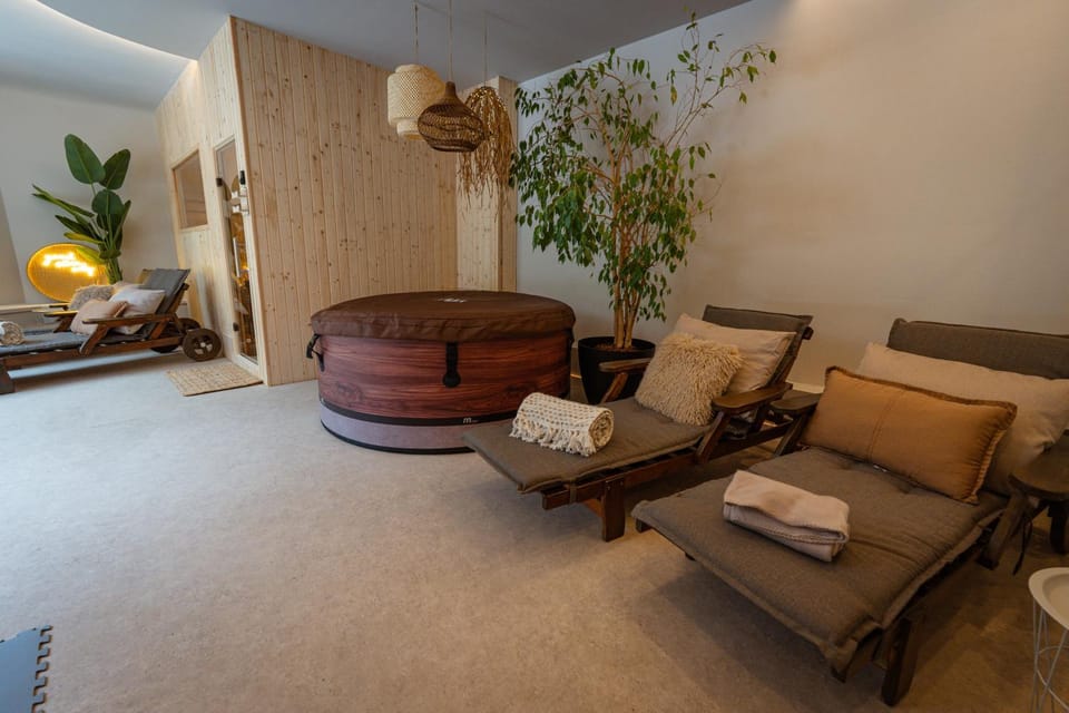 Hot Tub, Hot Tub, Spa and wellness centre/facilities, Swimming pool