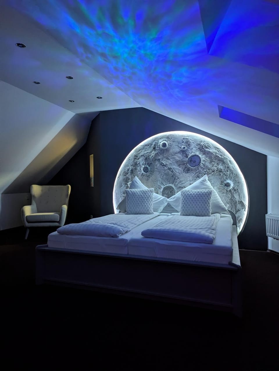 Bed, Bedroom