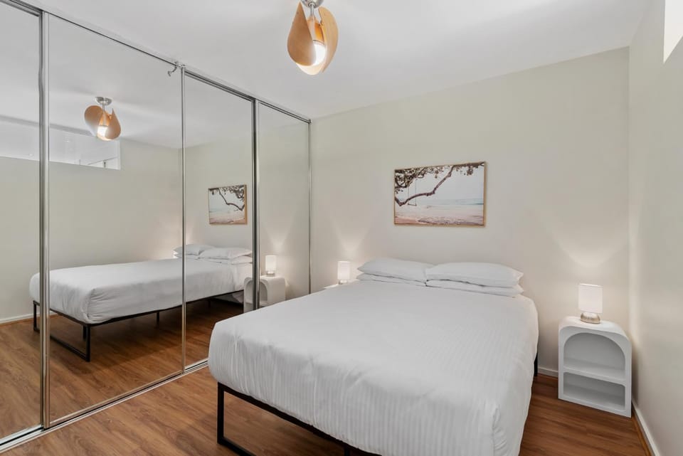Stylish North Melbourne Stay, Minutes to CBD Apartment in Melbourne