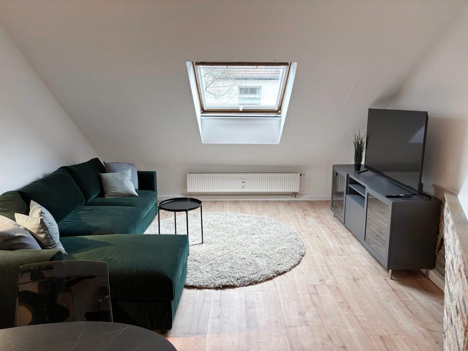 Fancy Apartment with 4K TV for 3 people and 2 people sleep couch - includes kitchen Apartment in Essen