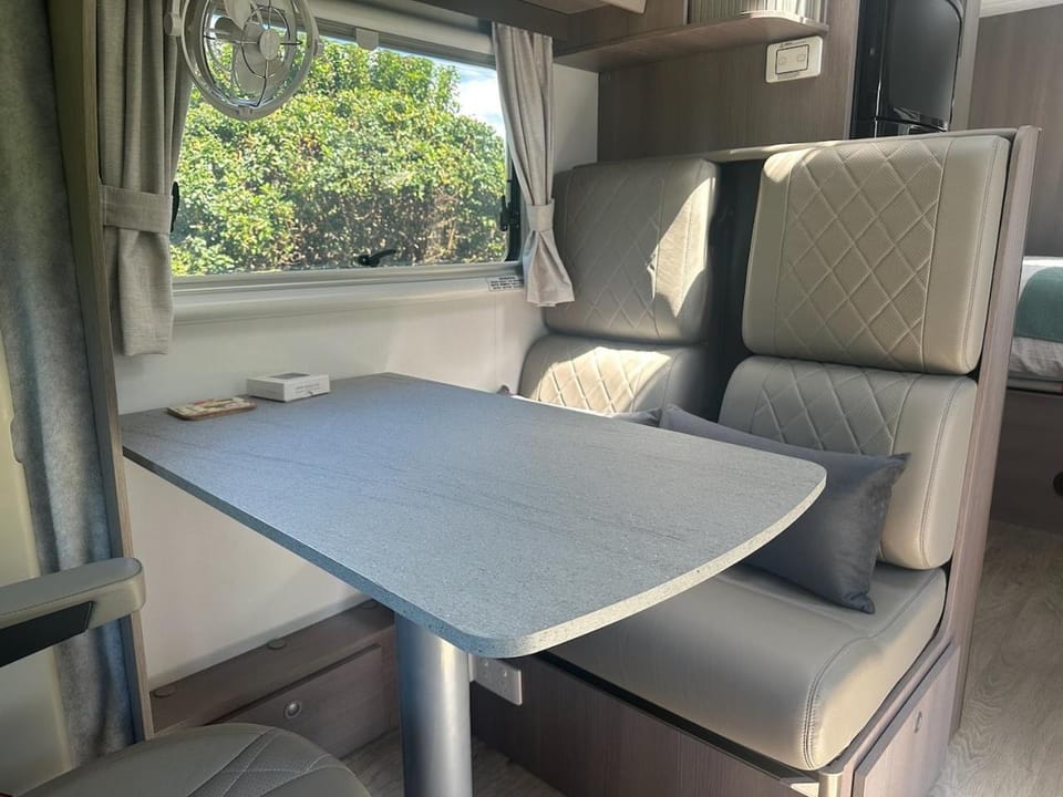 Comfortable Country RV Campervan Stay Country House in Hastings