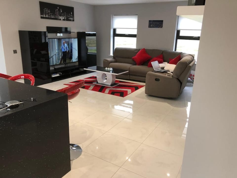 Belmullet 4BR full house near town centre House in County Mayo
