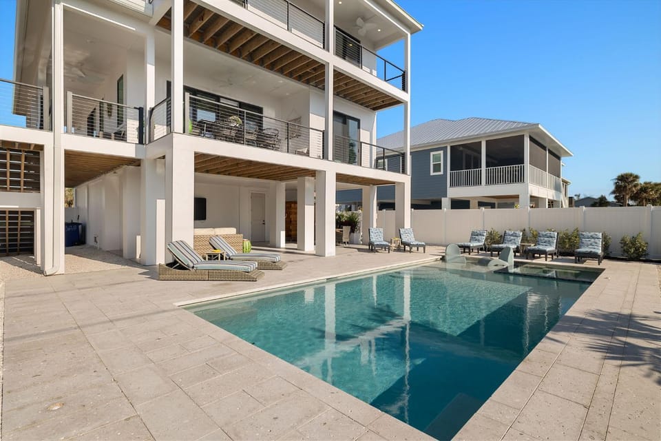 Property building, Patio, Day, View (from property/room), Balcony/Terrace, Balcony/Terrace, Pool view, Swimming pool, sunbed