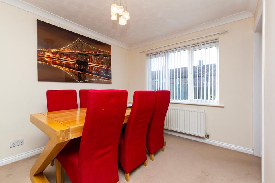 Seating area, Dining area