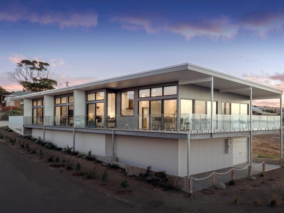 Property building, View (from property/room), Balcony/Terrace, Sea view, Sea view
