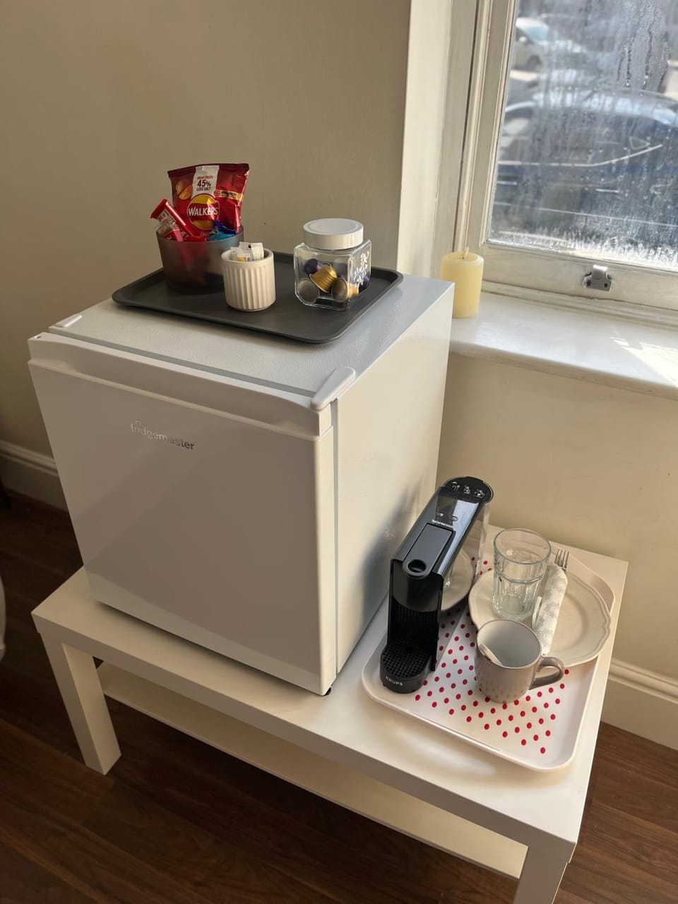 W12 ensuite Apartment in London