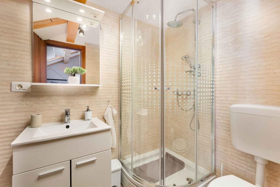 Shower, Bathroom