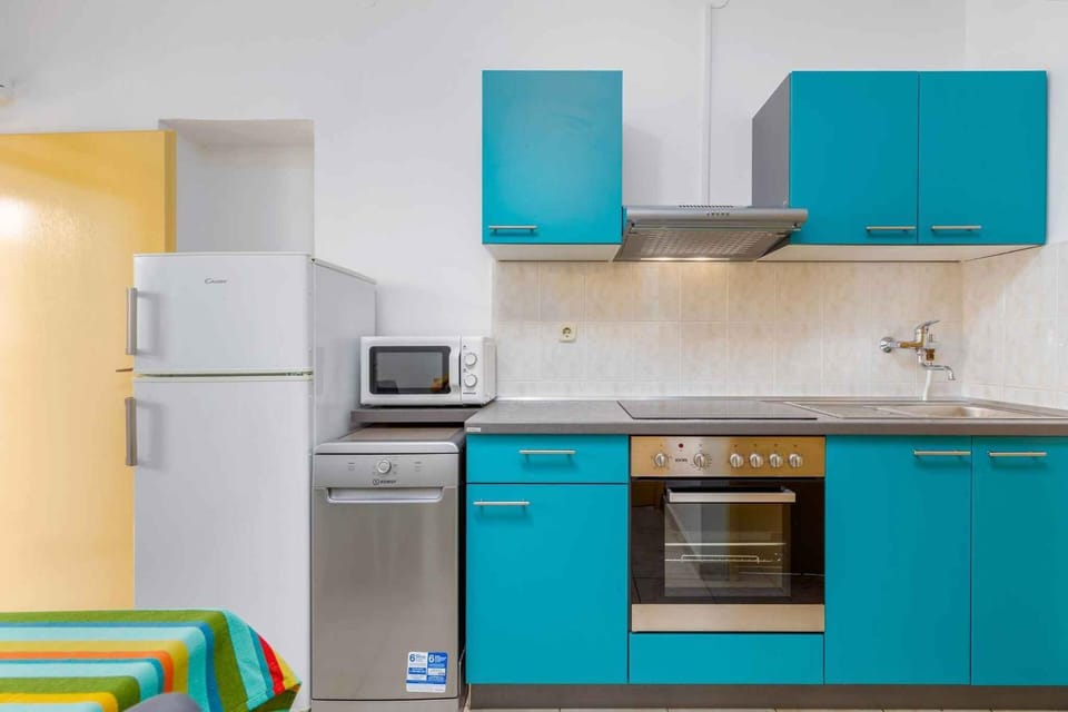 dishwasher, microwave