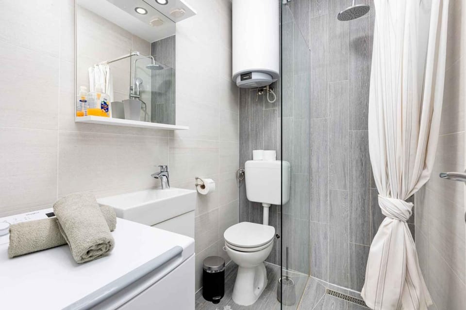 Shower, Bathroom, washing machine