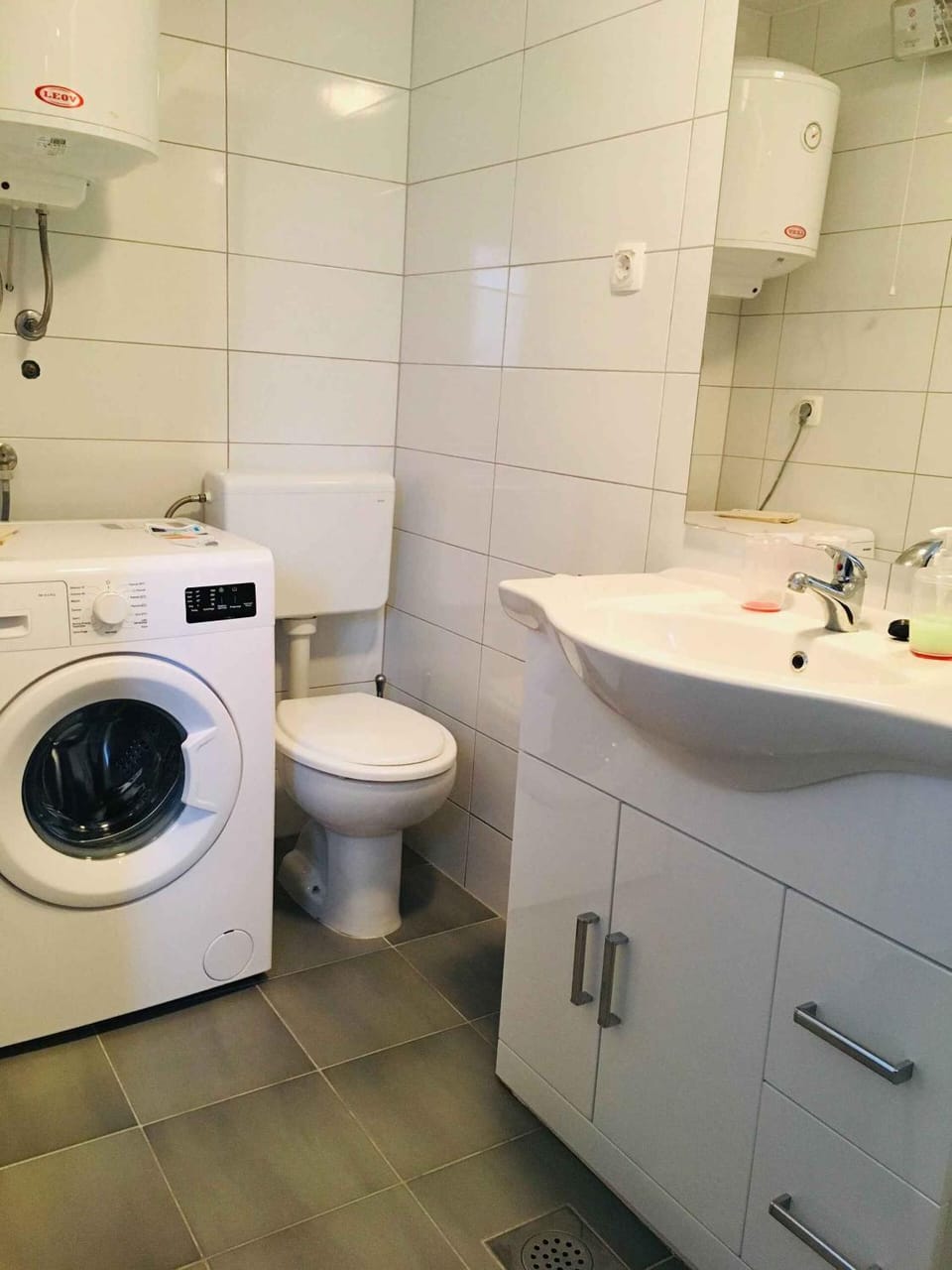 Bathroom, washing machine