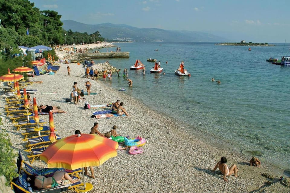 Nearby landmark, Summer, Beach