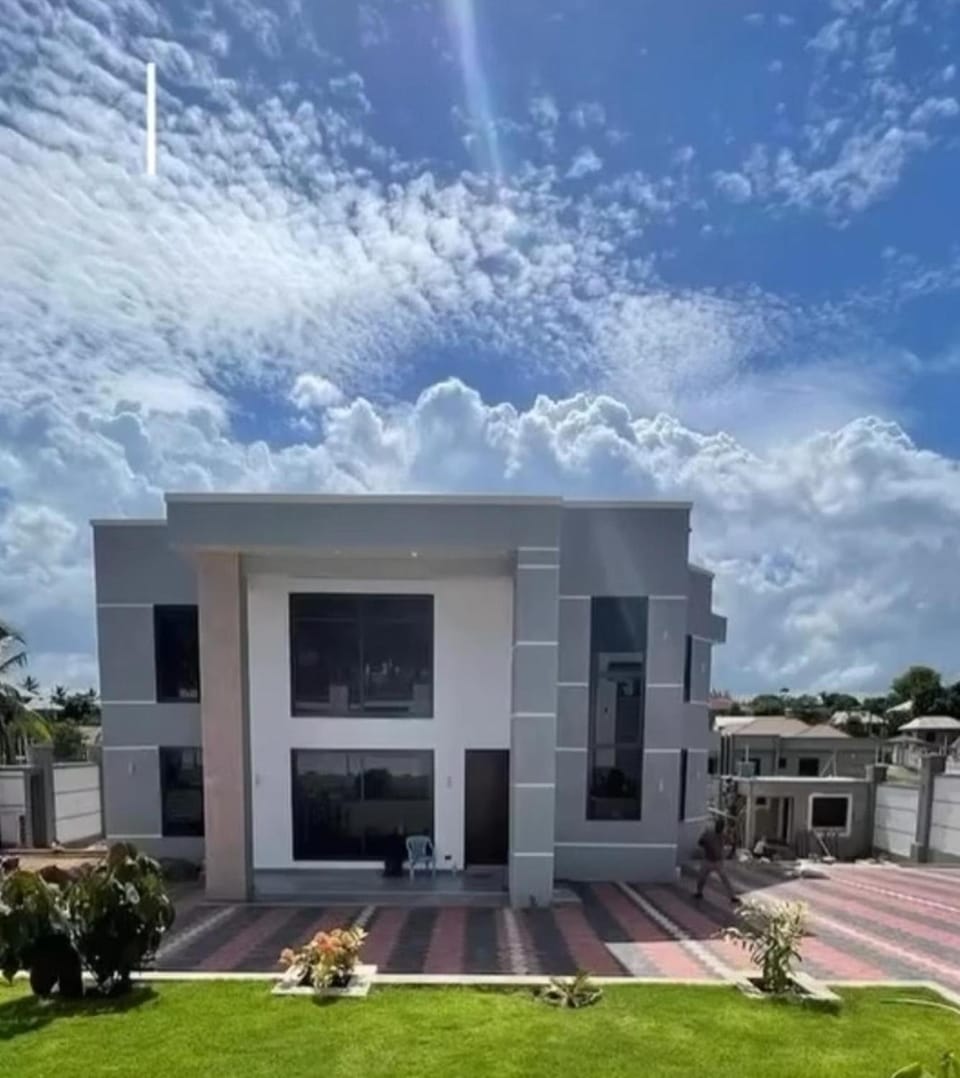 Villa - Sleeps 8 - Parking - Balcony Villa in City of Dar es Salaam
