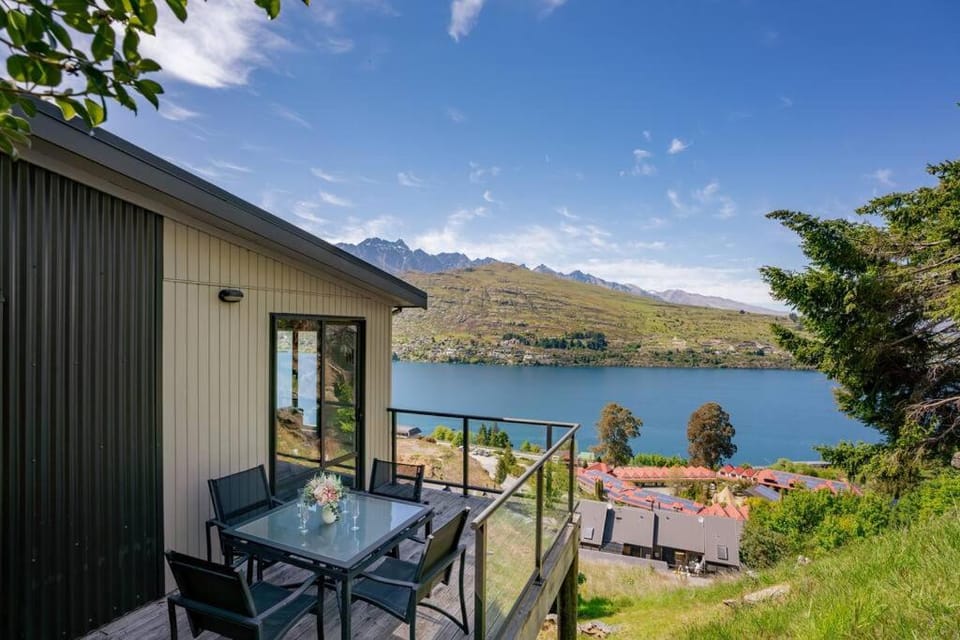 Perfect Place To Stay Views House in Queenstown