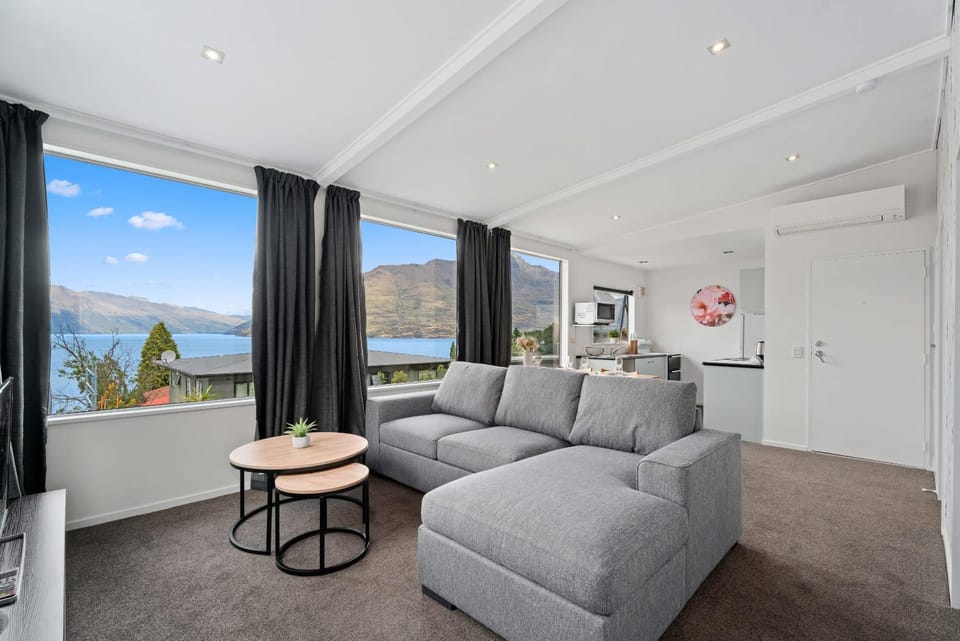Central 2 Bedroom Apartment Lake Views Apartment in Queenstown