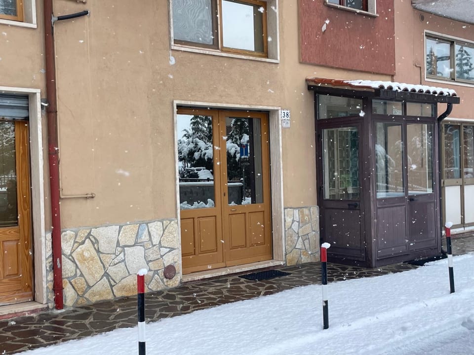 Property building, Facade/entrance, Day