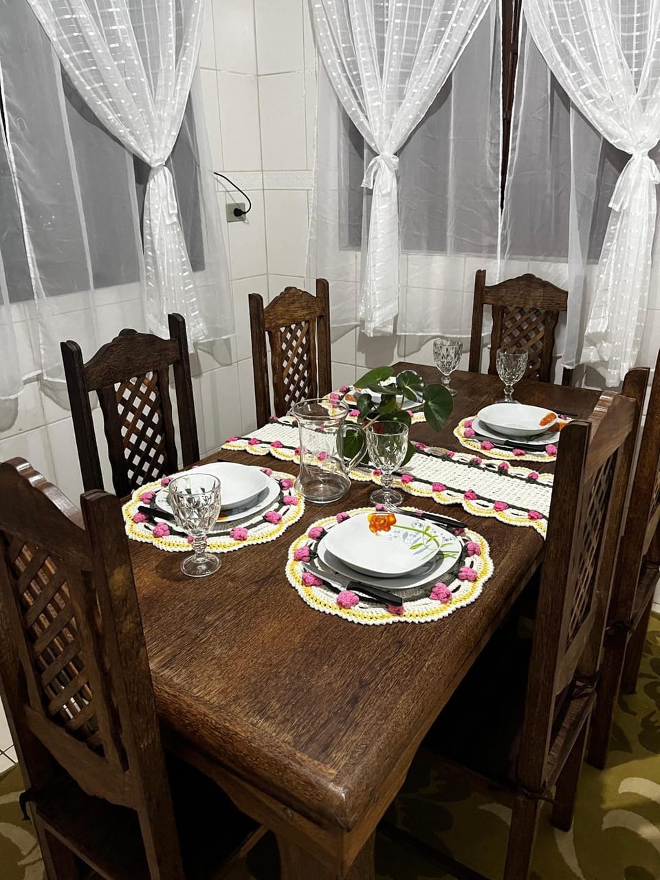 Dining area, kitchen