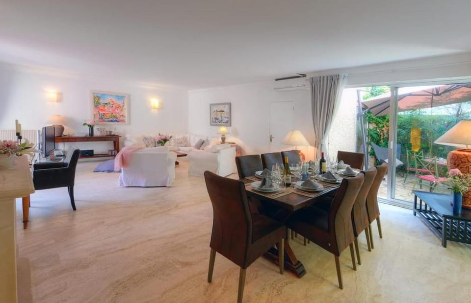 Villa Picaud - 50m from beachfront, patio, aircon House in Cannes