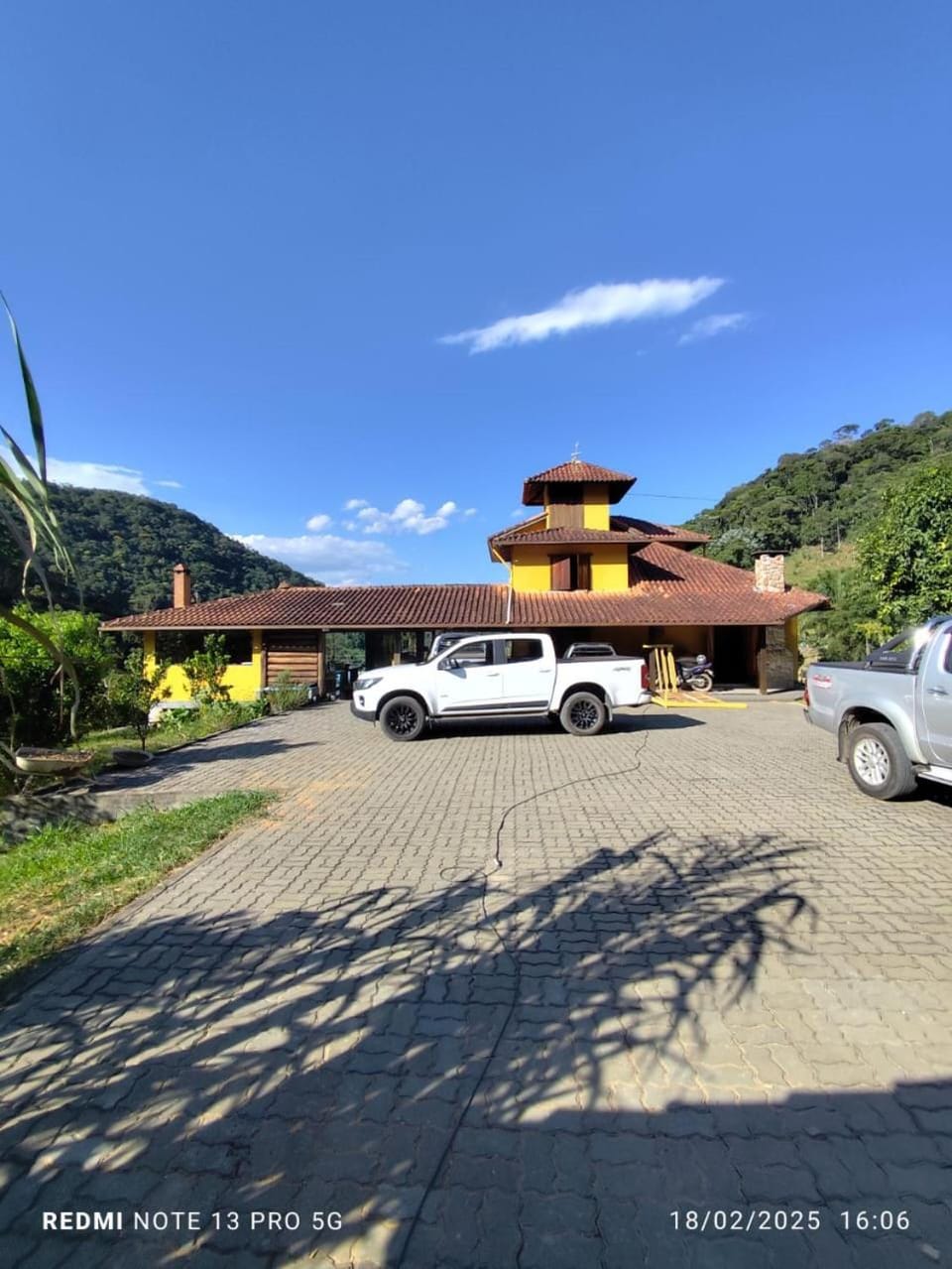 Property building, Natural landscape, Mountain view, Parking