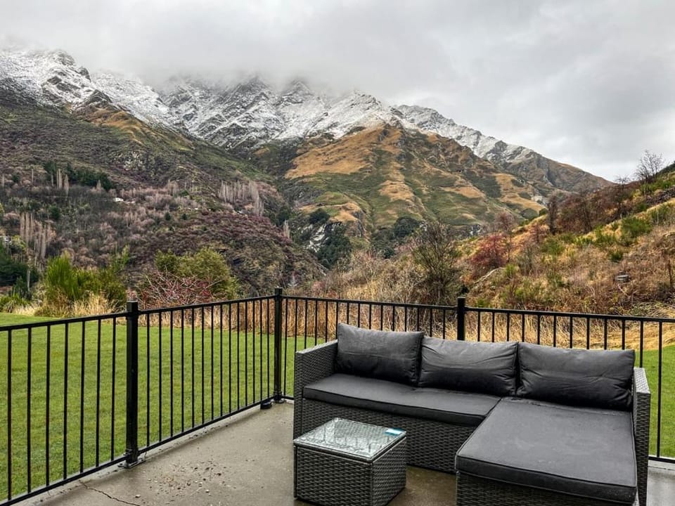 Patio, Balcony/Terrace, Mountain view