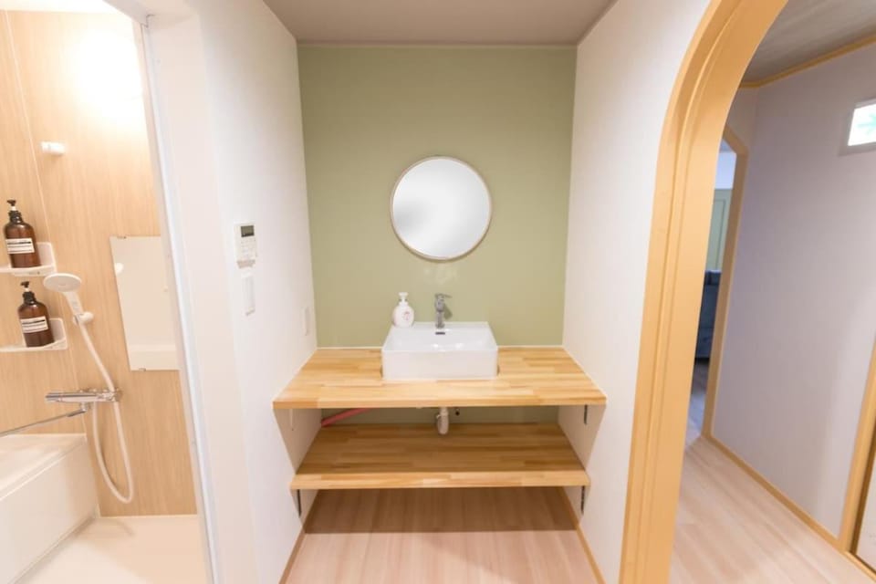 Family Retreat in Namba 160 M square upto 16 pax w Kids Apartment in Osaka