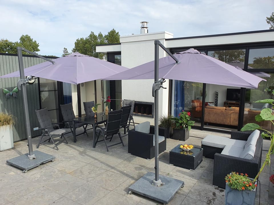 Breskens Chalet Lampenfieber Breskens mit Zaun Hausnr A027 House in Zeeland, Netherlands