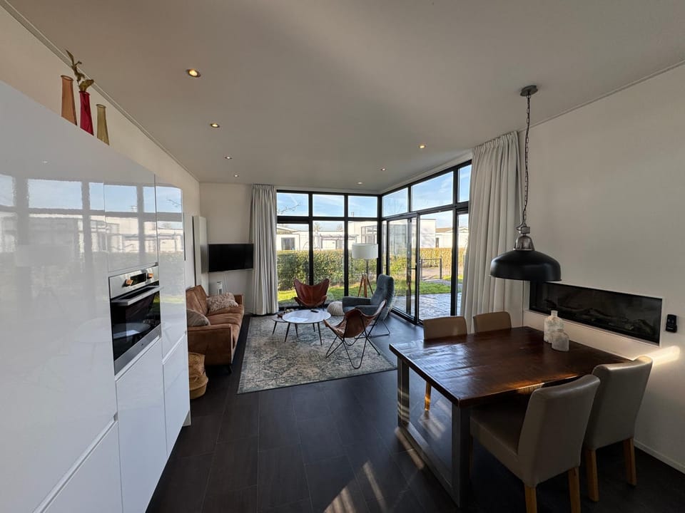 Breskens Chalet Zeeland-Haus Breskens mit Zaun Hausnr B067 House in Zeeland, Netherlands