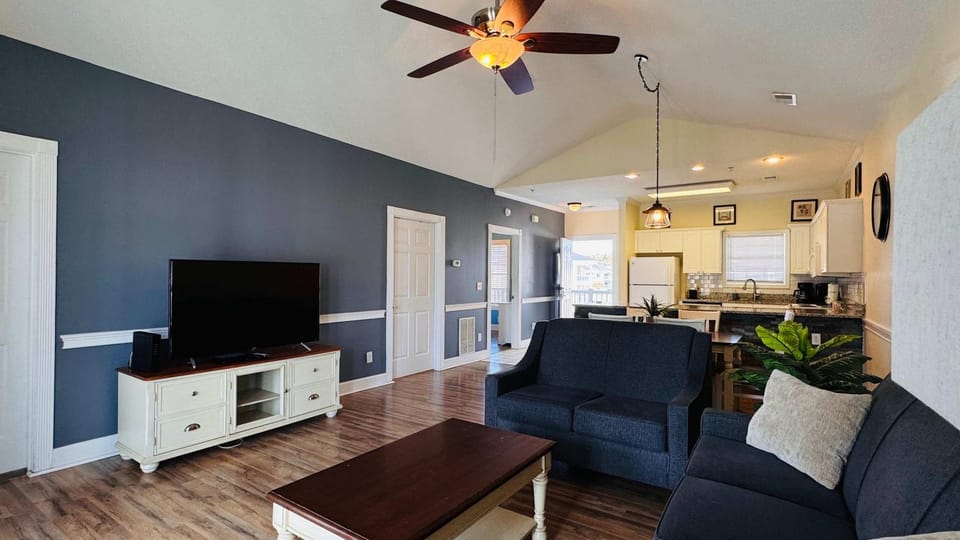 Absolutely Adorable condo in the center of MB Apartment in Myrtle Beach