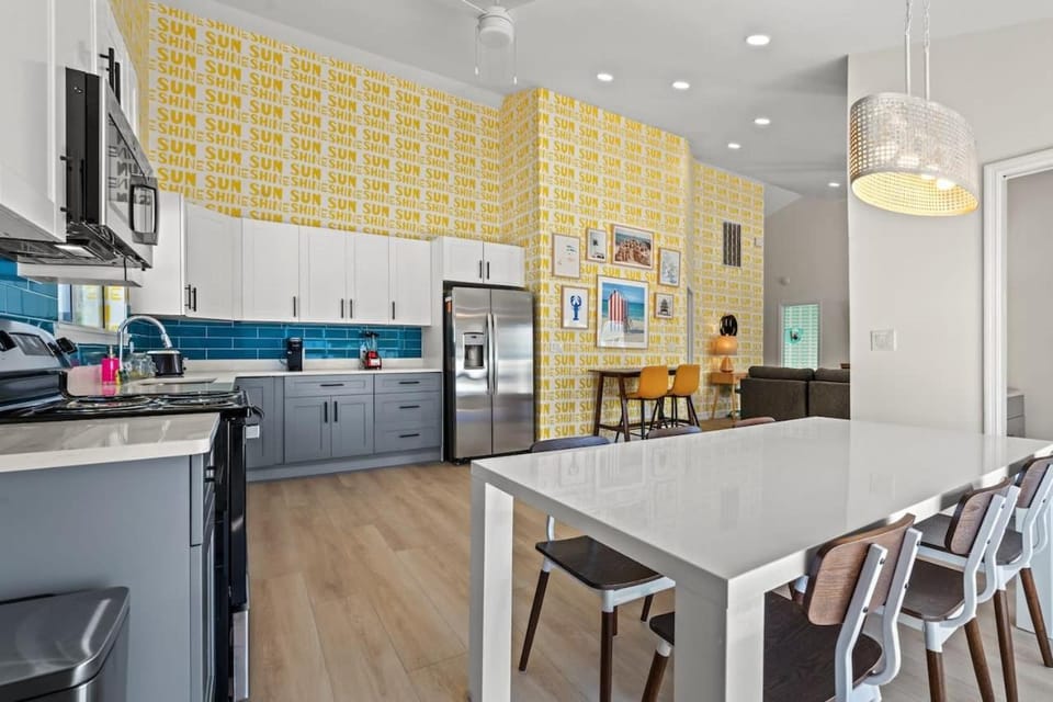 Sunshine House #1-Selfie-Friendly - Steps to Beach Apartment in North Myrtle Beach