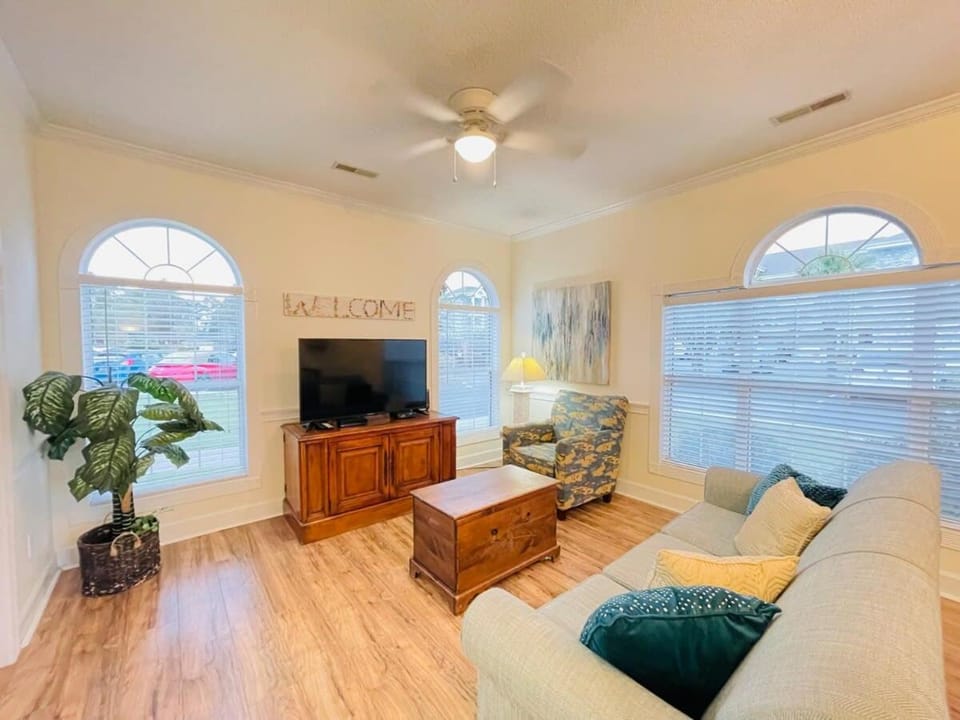 Amazing cute & cozy condo in the center of MB House in Carolina Forest