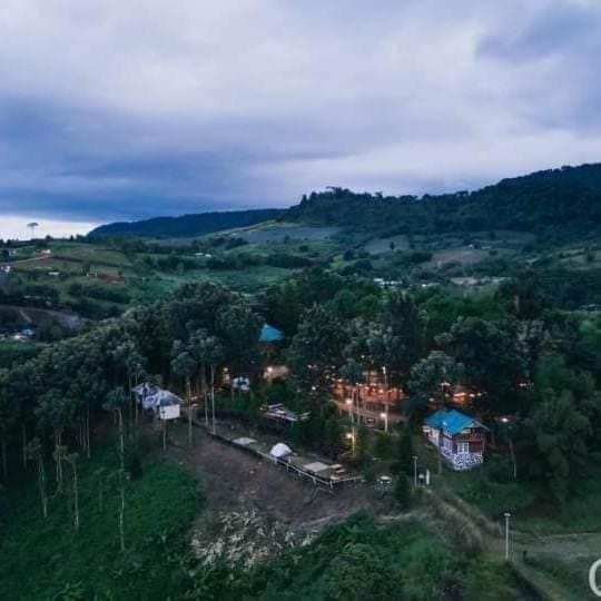 โฮมสเตย์เขาค้อบ้านไร่รื่นฤดี Campground/ 
RV Resort in Laos