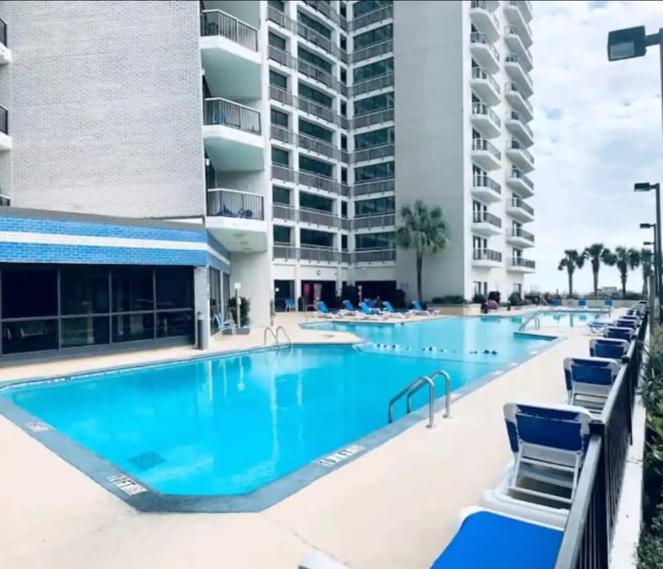 Carolina Winds #2 Great Ocean Front condo pool Apartment in Myrtle Beach