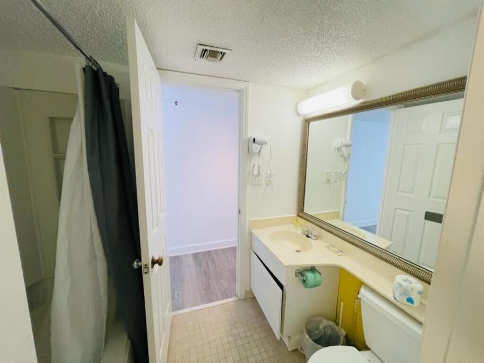 Lovely 1br with Side View of Ocean Apartment in Myrtle Beach