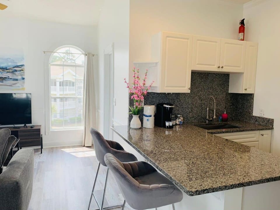 One bedroom gorgeous condo at Magnolia Place House in Carolina Forest