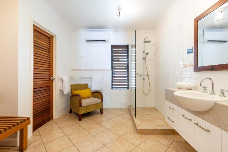 Hibiscus POOL VIEW Villa 49a Apartment in Port Douglas