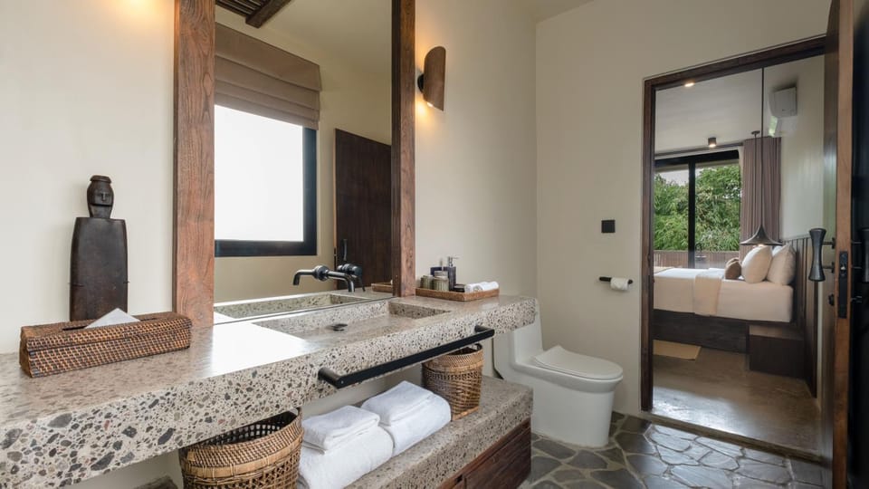 Toilet, Bathroom, towels