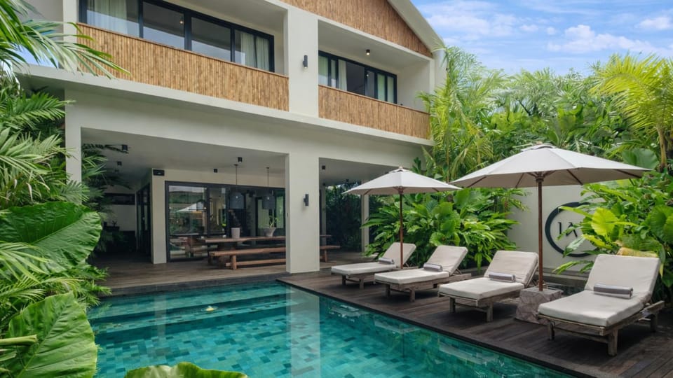 Property building, Garden view, Pool view, Swimming pool, sunbed