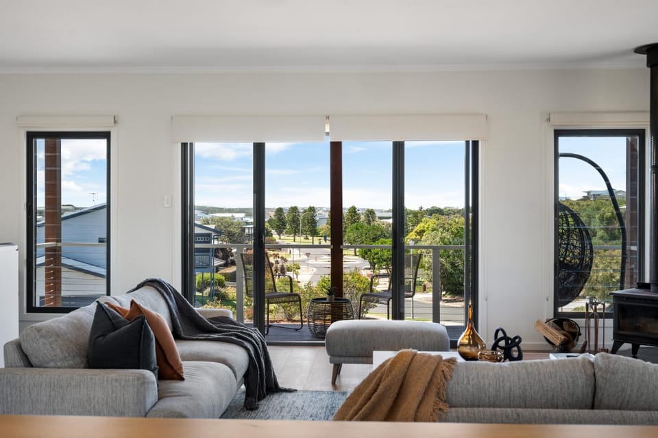 Day, View (from property/room), Balcony/Terrace, Living room, Seating area