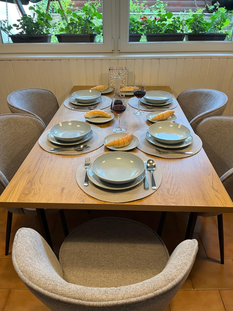 Dining area, kitchen