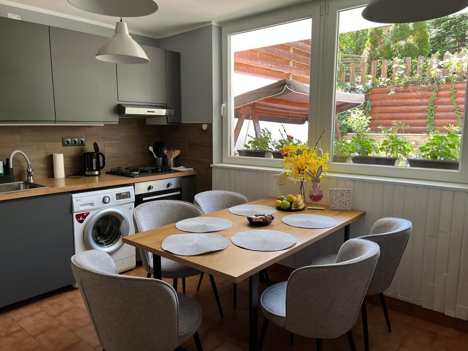 Kitchen or kitchenette, kitchen