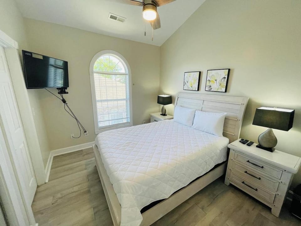 Sunny 1BR condo Myrtlewood Apartment in Carolina Forest