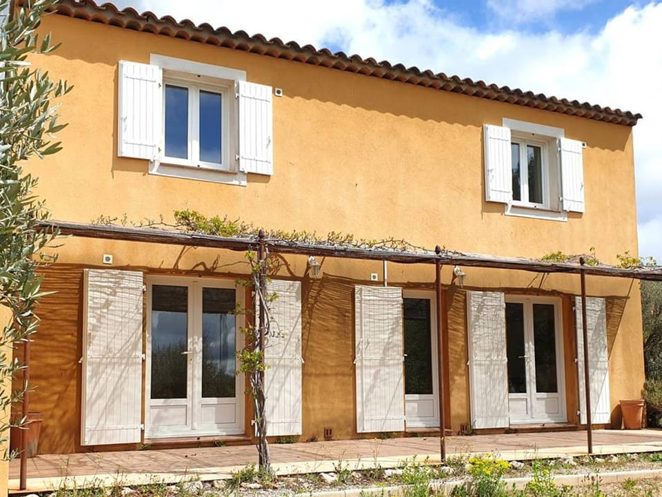 Superbe villa entourée d'oliviers proche du village d'Aups - FR-1-822-7 House in Aups