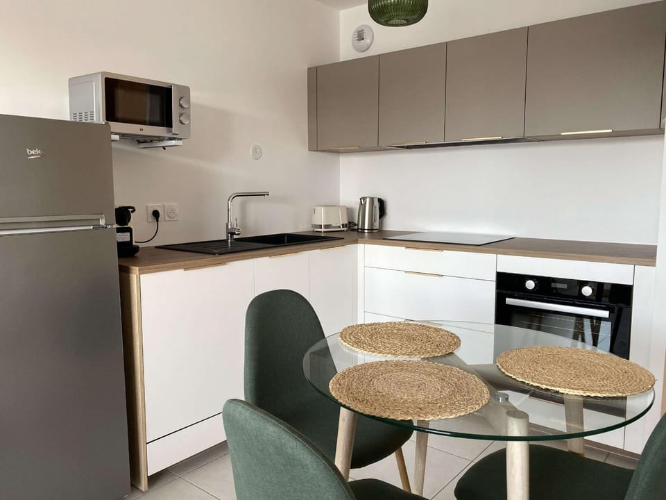 Appartement T2 avec terrasse et parking, vue sur l'étang de Thau - FR-1-553-296 Apartment in Balaruc-les-Bains