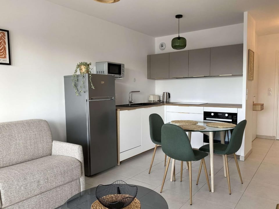 Appartement T2 avec terrasse et parking, vue sur l'étang de Thau - FR-1-553-296 Apartment in Balaruc-les-Bains
