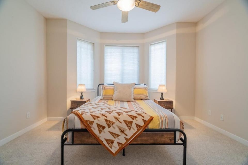 8Guests 4BR Scenic Views & Close to Downtown House in Cedar City